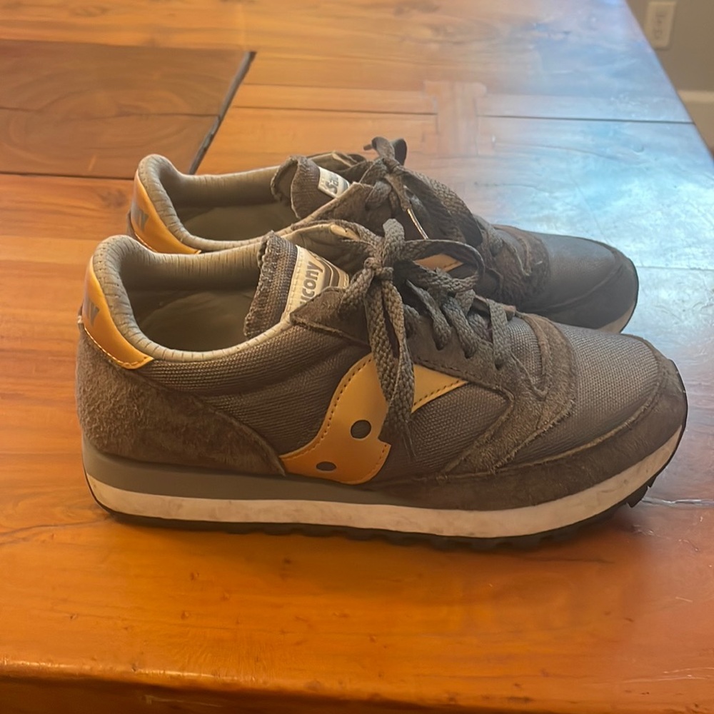 Saucony sneakers. Size 7.5
